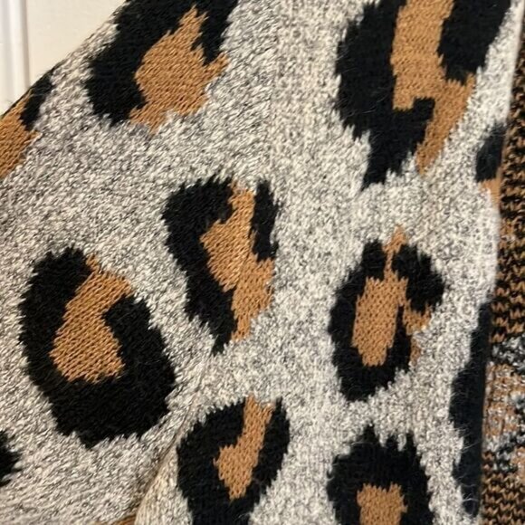 Fortune + Ivy Karrie Long Sleeve long Cardigan sweater gray with leopard - Picture 5 of 6
